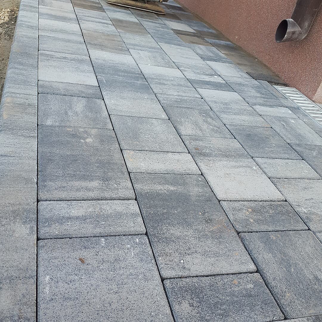 Укладка тротуарной плитки