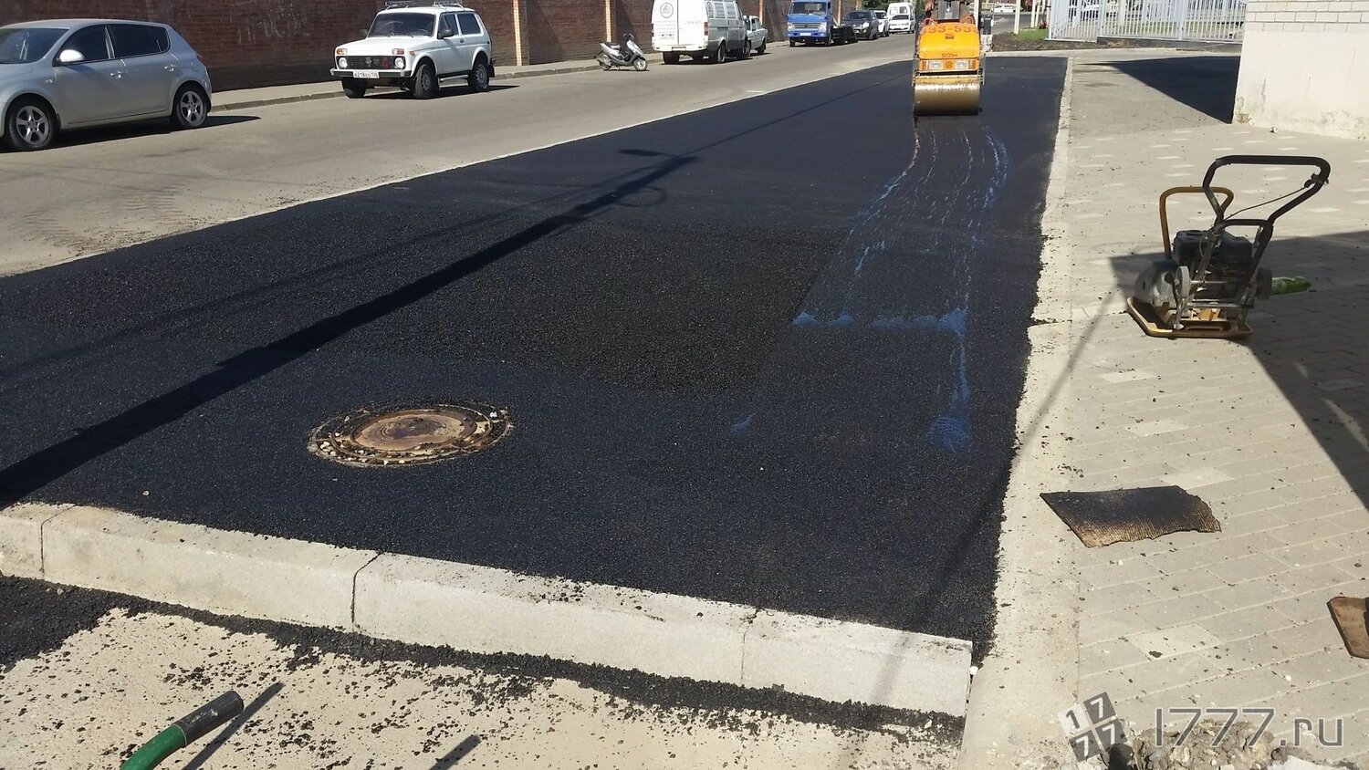 Устройство дорожного покрытия из мелкозернистого асфальтобетона