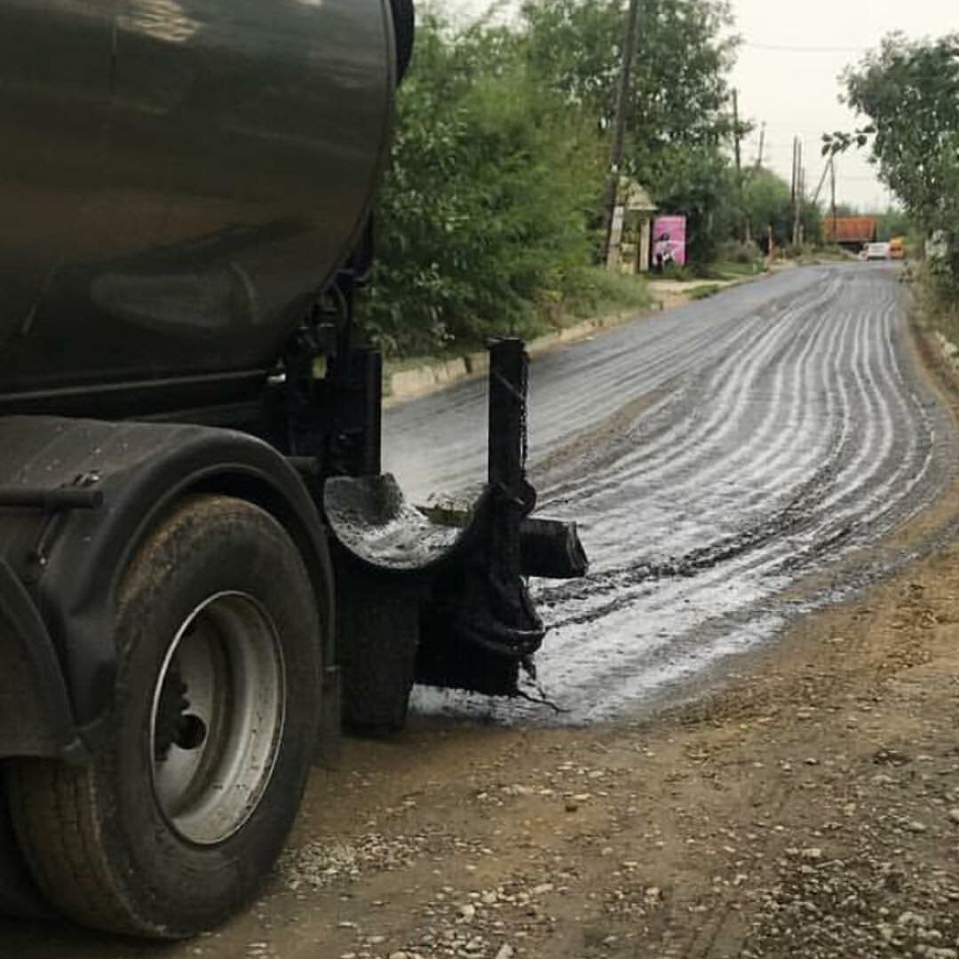 Устройство дорожного покрытия из мелкозернистого асфальтобетона