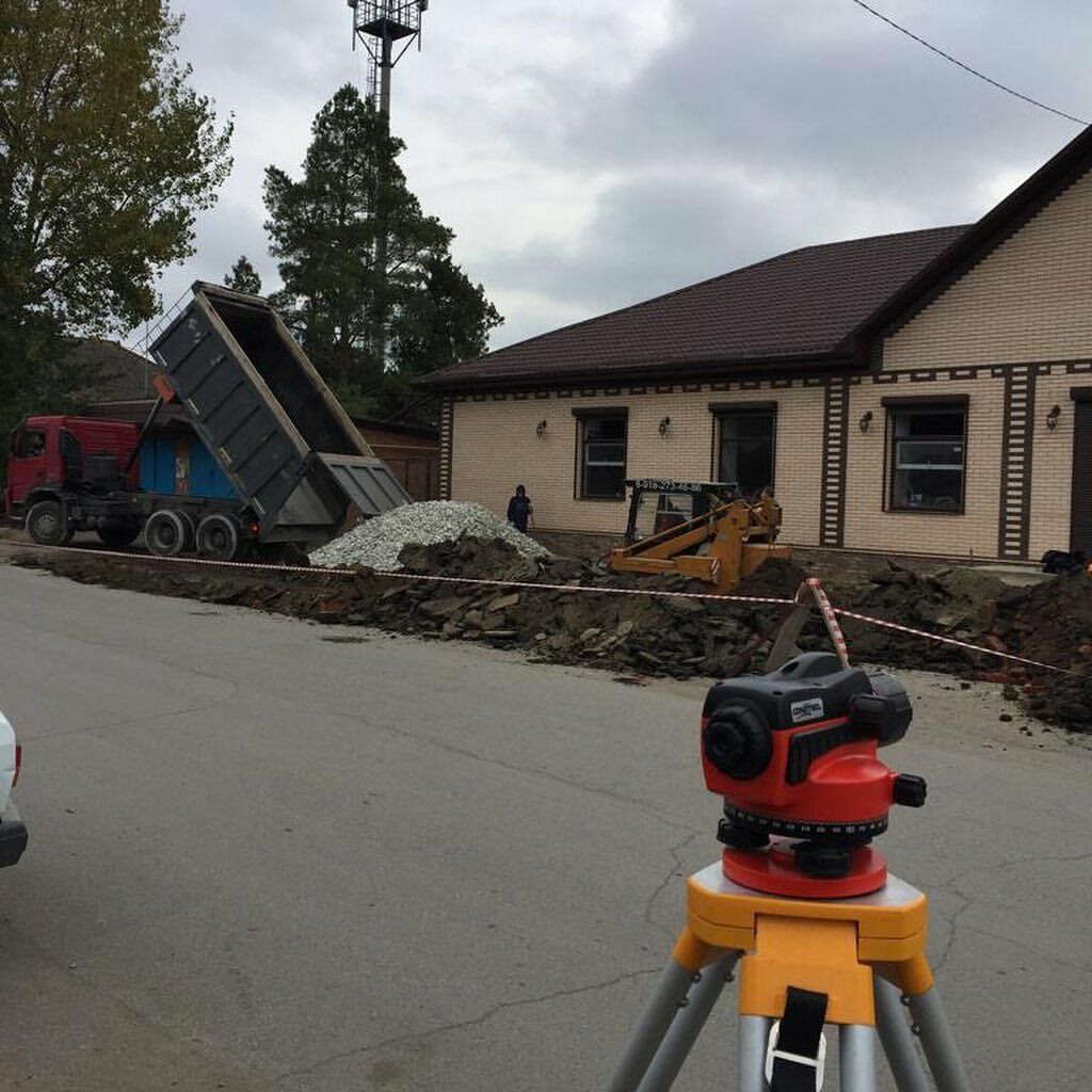 Устройство дорожного покрытия из мелкозернистого асфальтобетона