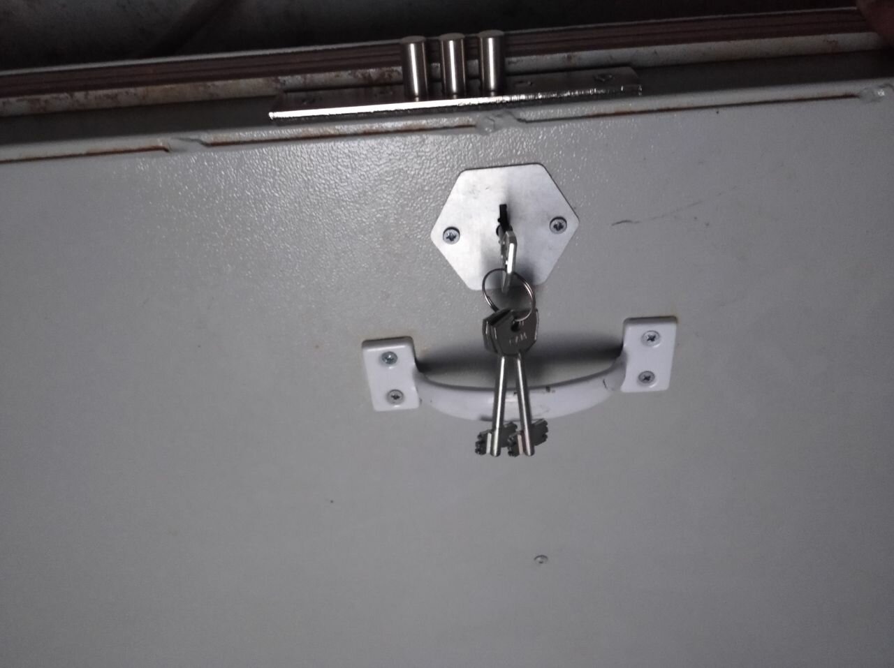 Установка замка для входной двери