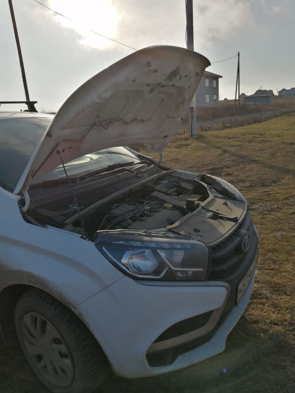 Вскрытие капота автомобиля