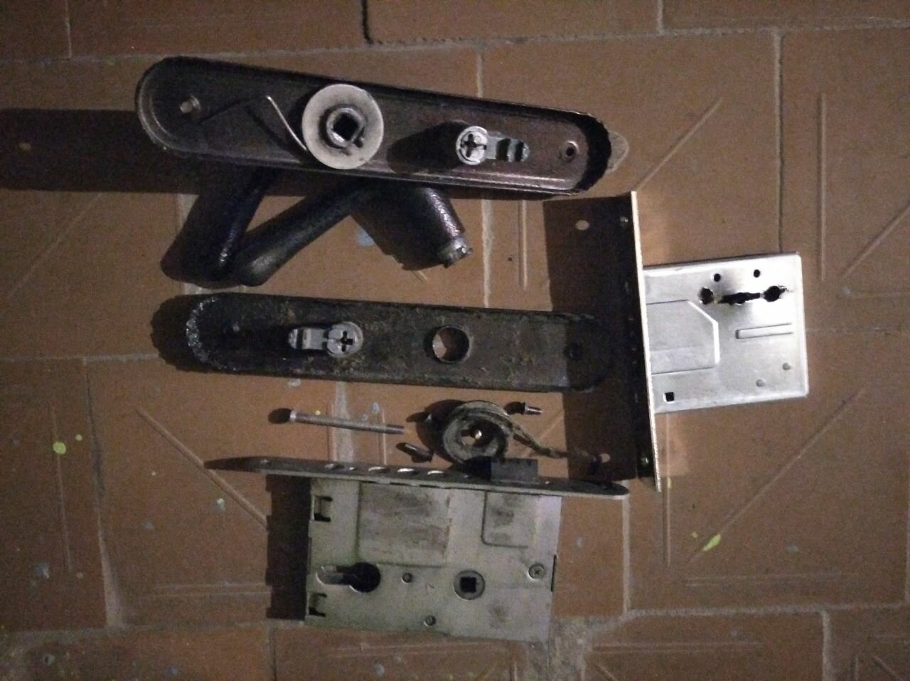 Ремонт замка входной двери