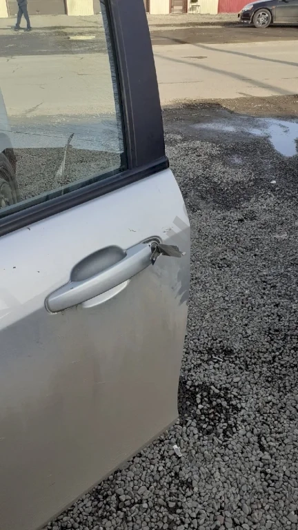 Вскрытие автомобильного замка