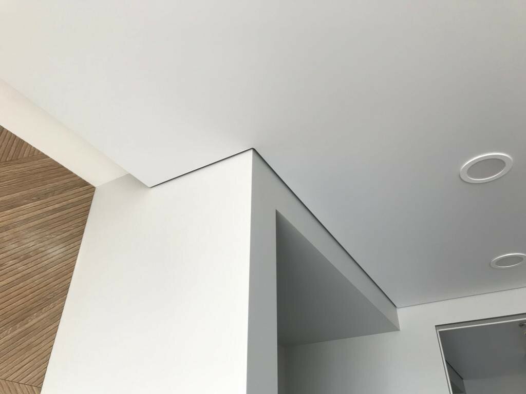 Теневые натяжные потолки