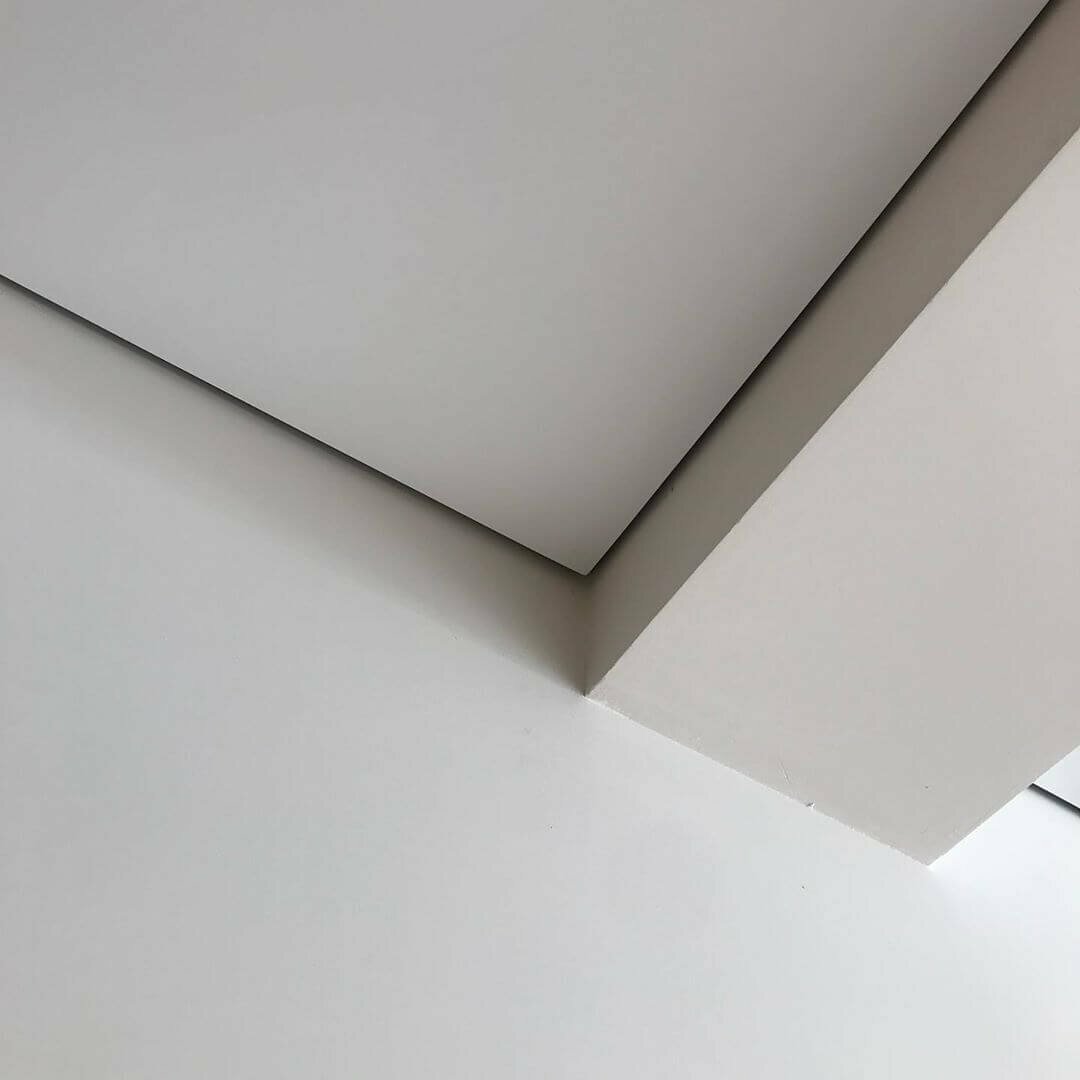 Теневые натяжные потолки