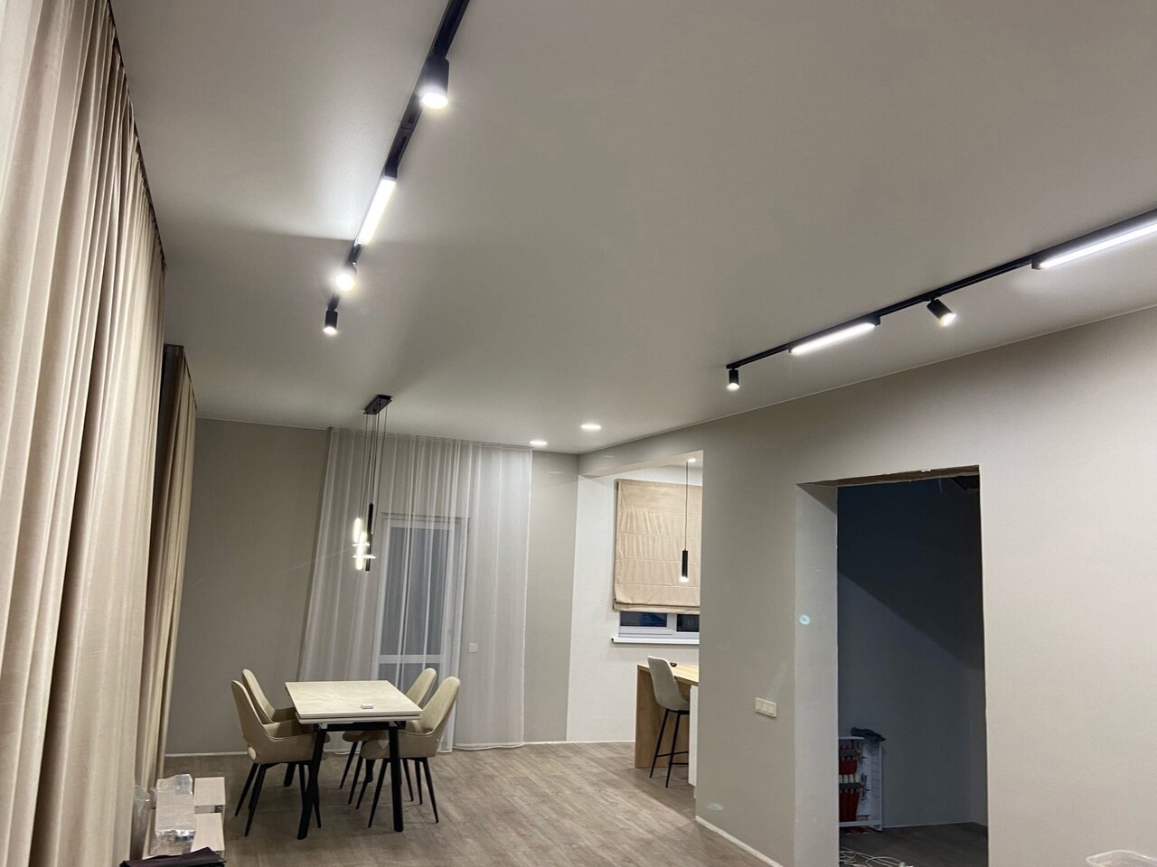 Монтаж натяжного потолка