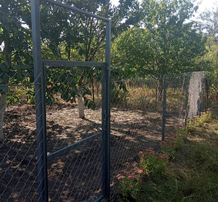 Строительство забора из сетки Рабица