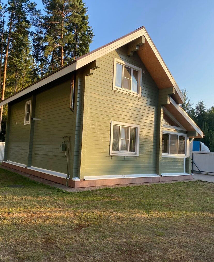 Покраска деревянного дома