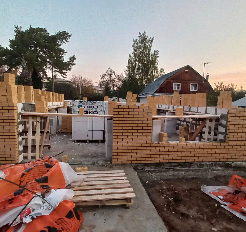 Кладка кирпича