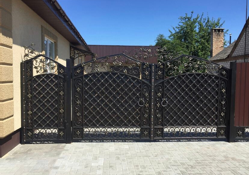 От идеи до установки: полный цикл создания кованого забора.