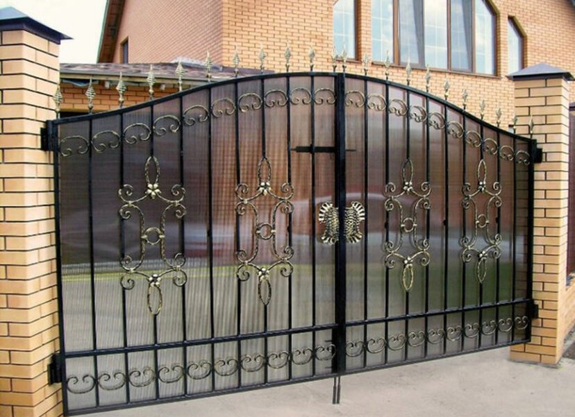 От идеи до установки: полный цикл создания кованого забора.