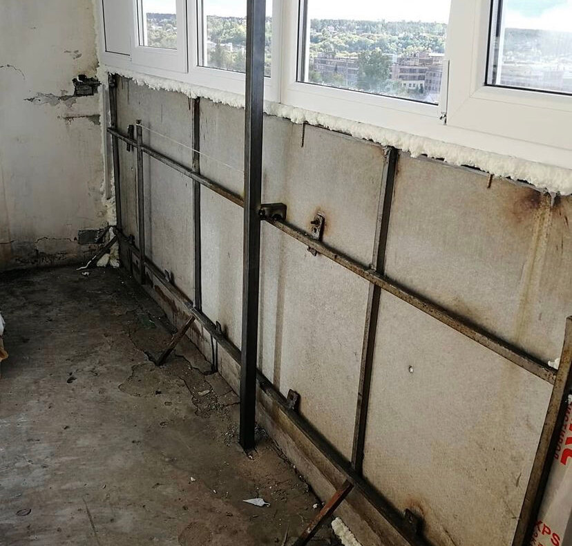 Демонтаж балконов и лоджий