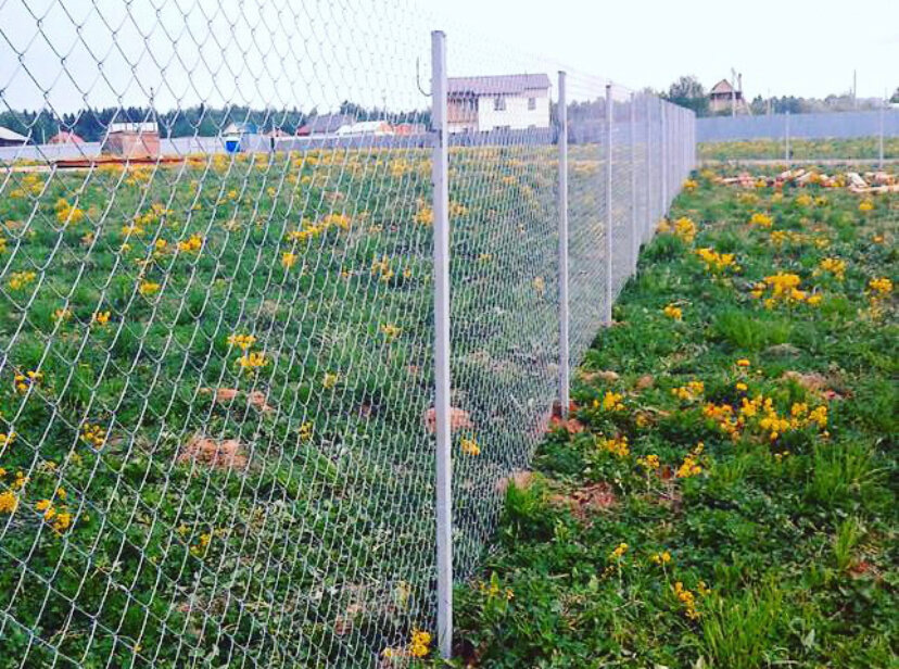 Строительство забора из сетки Рабица