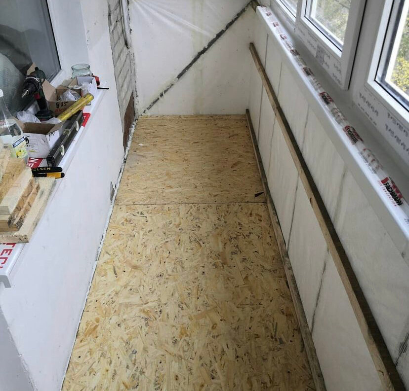 Демонтаж балконов и лоджий