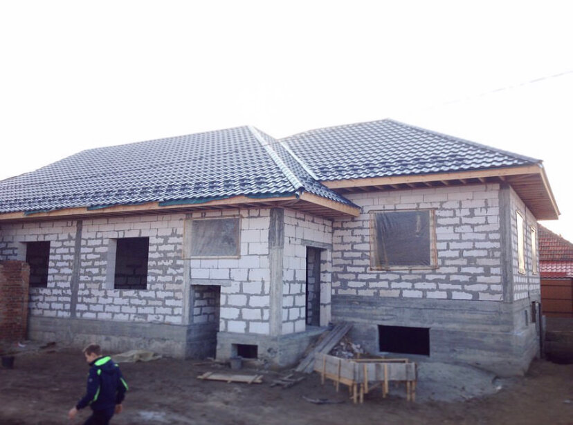 Монтаж кровли из композитной черепицы