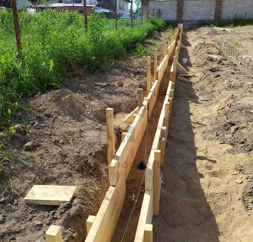 Строительство фундамента для забора