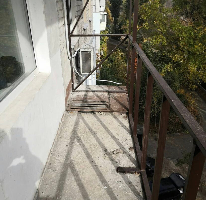 Демонтаж балконов и лоджий