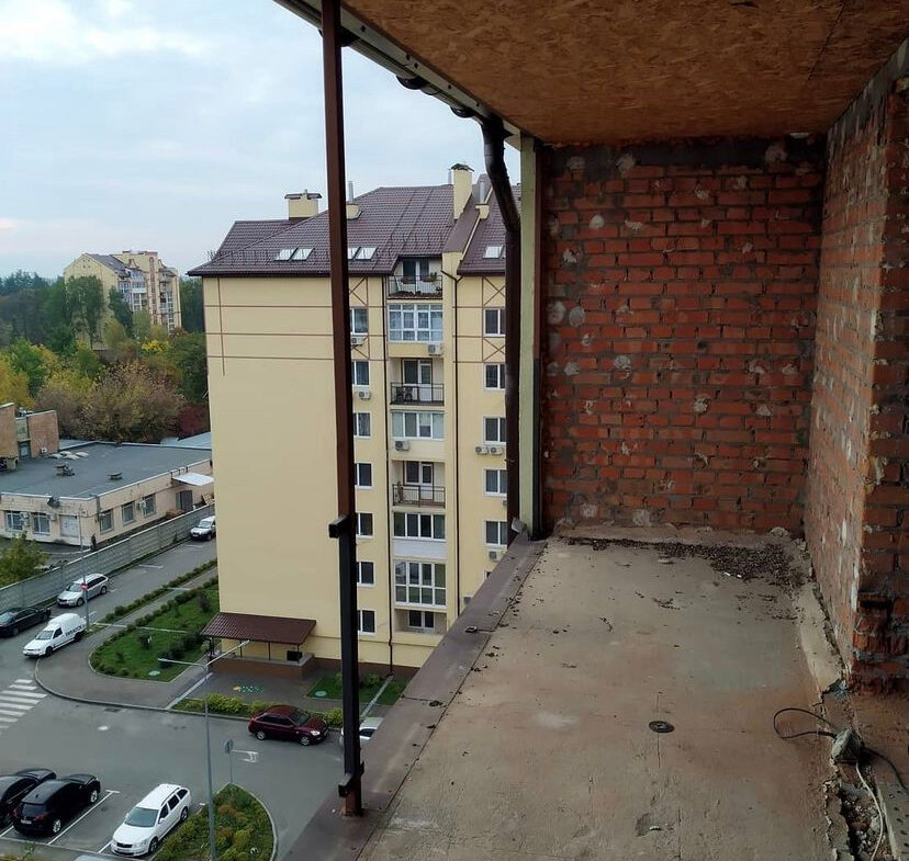 Демонтаж балконов и лоджий