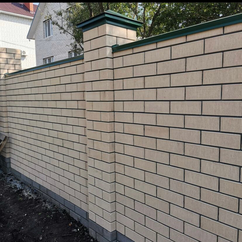 Строительство кирпичных заборов «под ключ» — на века.