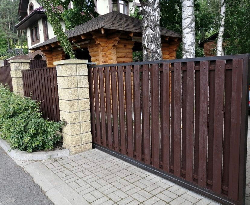 Покраска забора