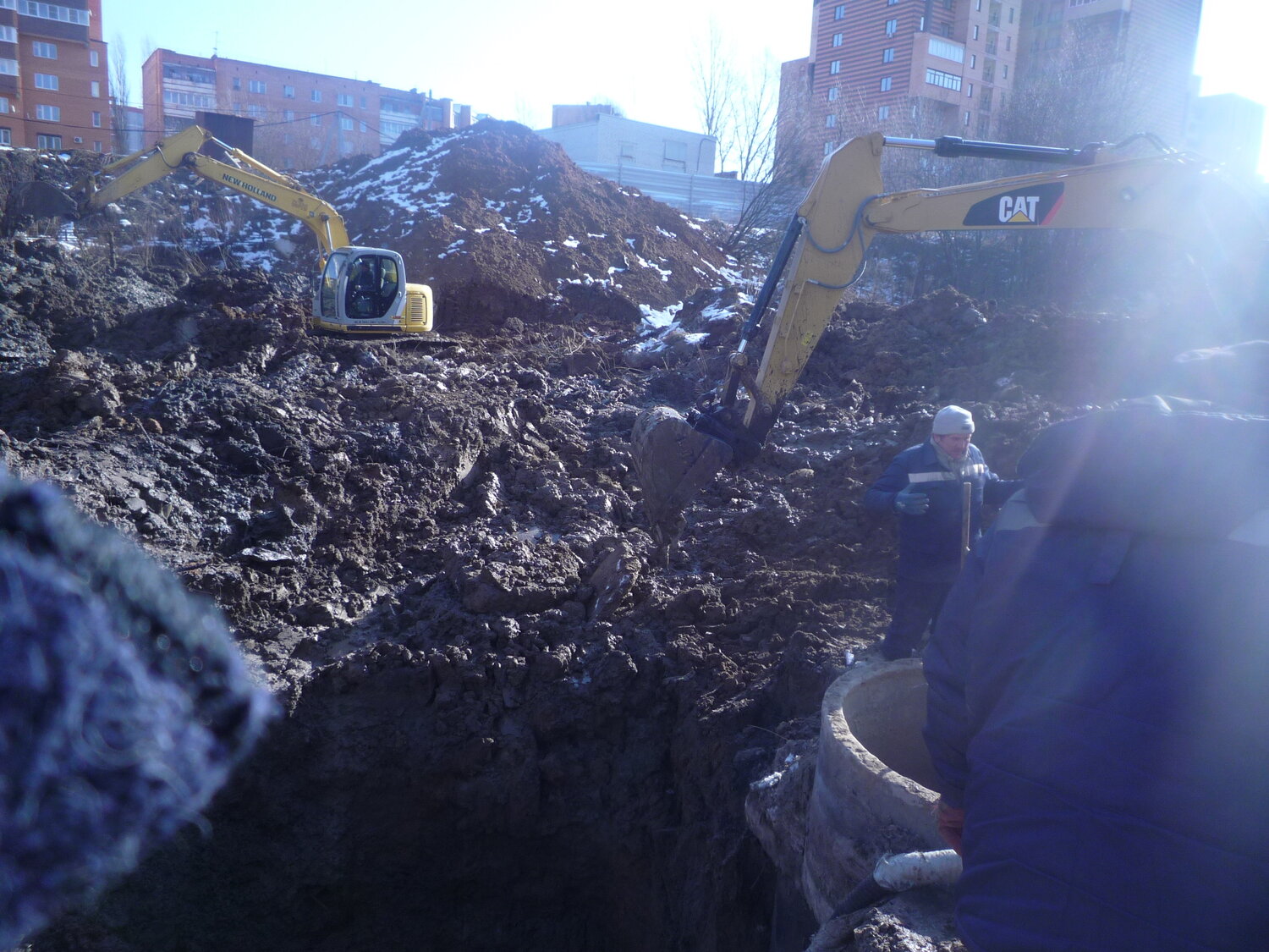 Аренда гусеничного экскаватора: New Holland Kobelko