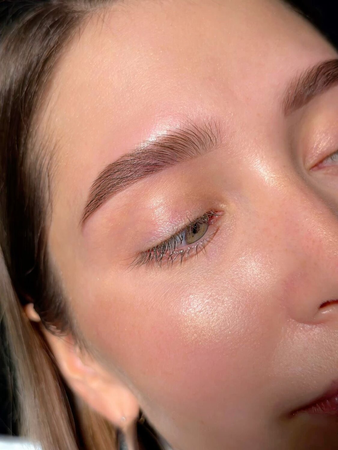 Окрашивание бровей хной