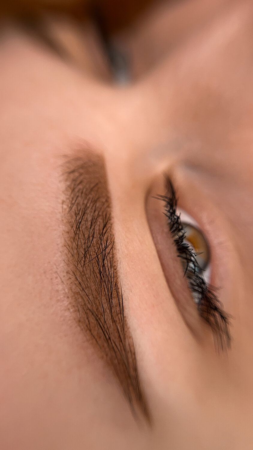 Татуаж бровей