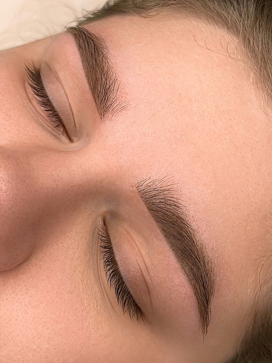 Перманентный татуаж бровей