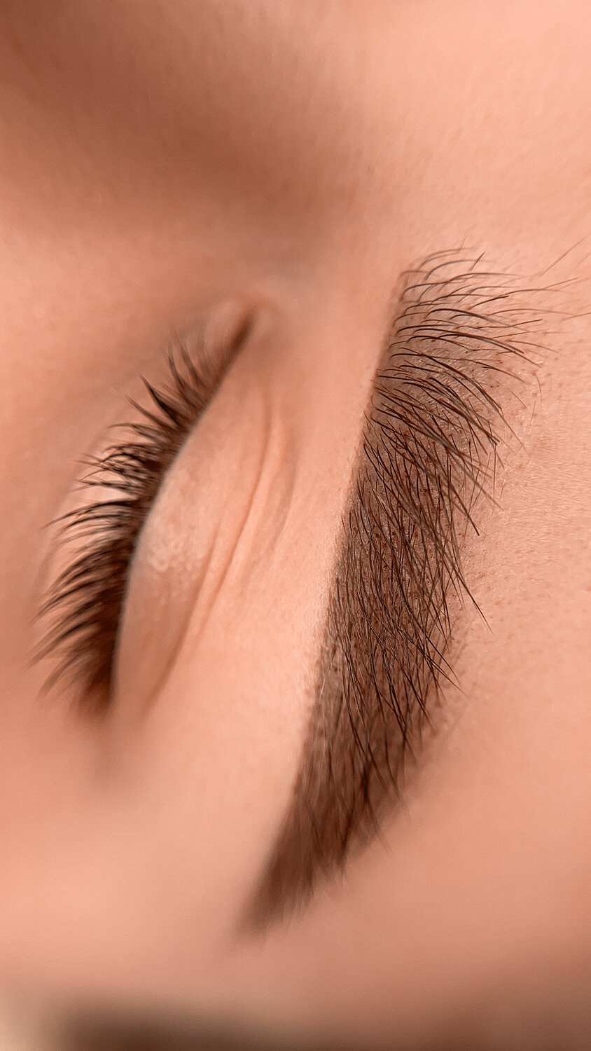 Пермаанентный макияж бровей