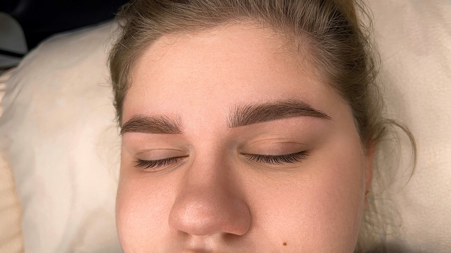 Пермаанентный макияж бровей