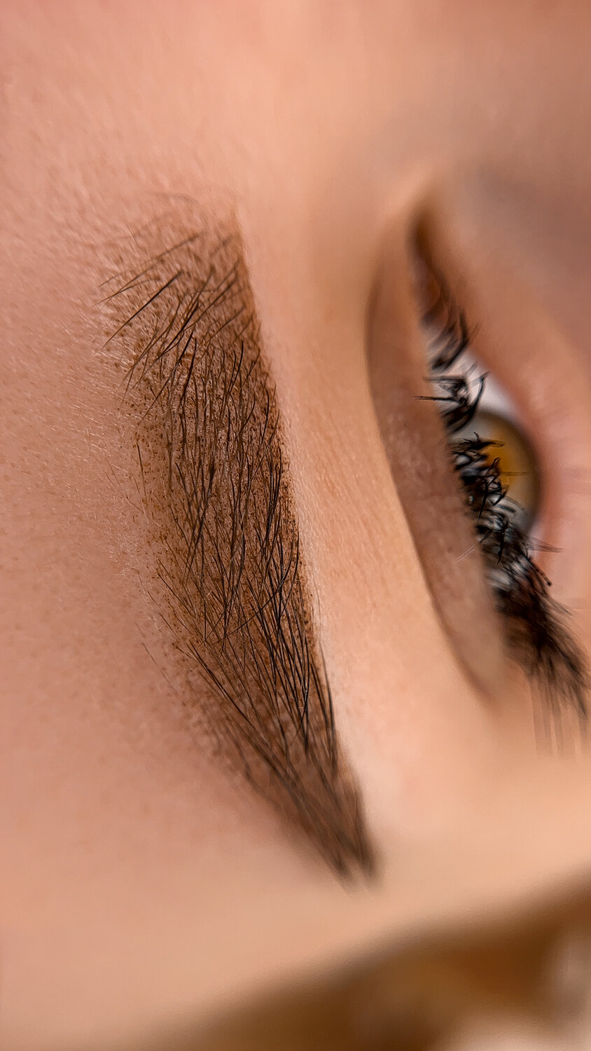 Татуаж бровей