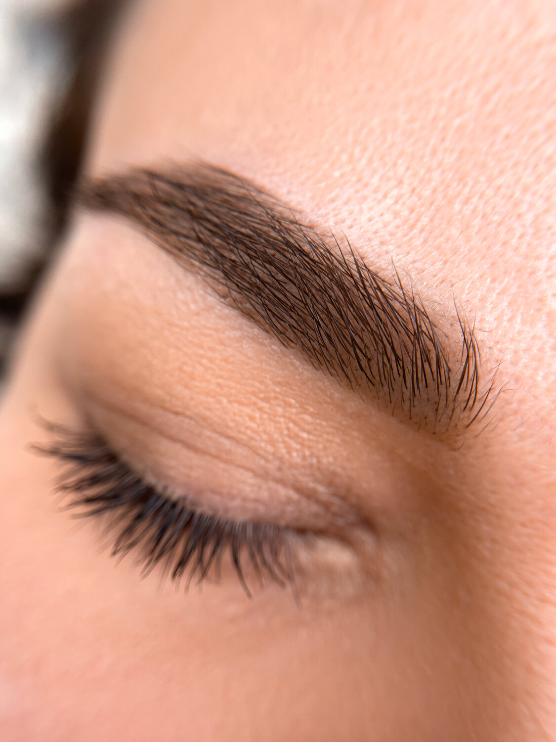 Долговременная укладка бровей + архитектура и окрашивание