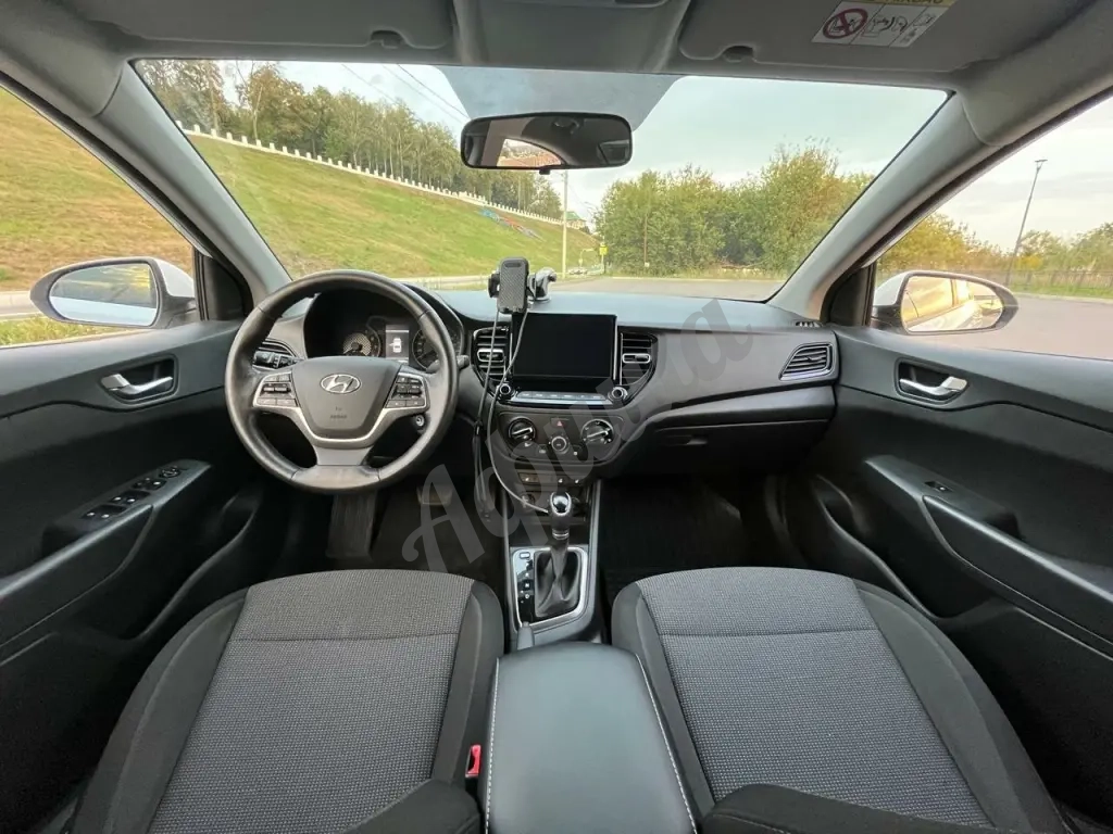 Аренда автомобиля: Hyundai Solaris
