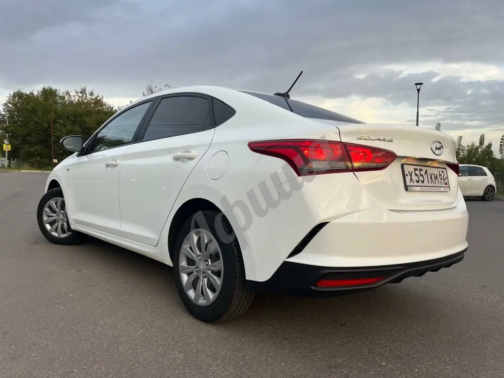 Аренда автомобиля: Hyundai Solaris