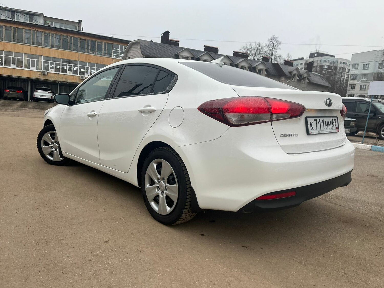 Аренда автомобиля: Kia Cerato