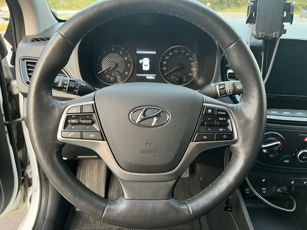 Аренда автомобиля: Hyundai Solaris