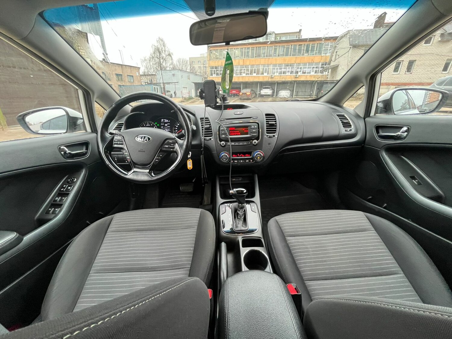 Аренда автомобиля: Kia Cerato