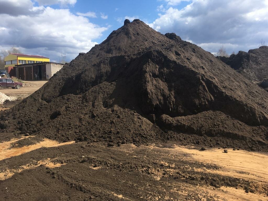 Доставка плодородного грунта