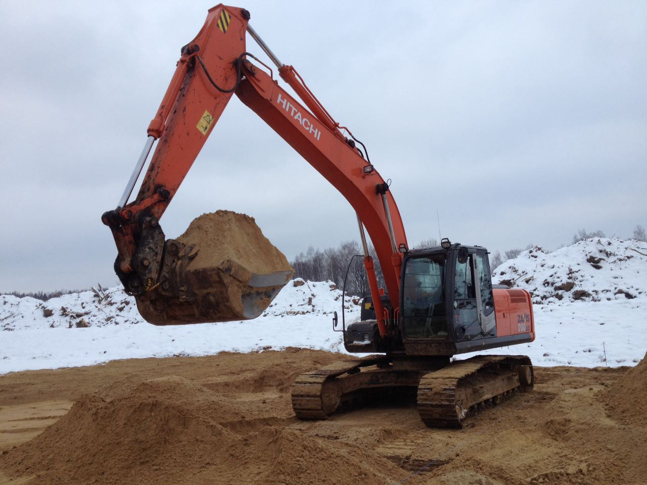 Аренда экскаватора: Hitachi