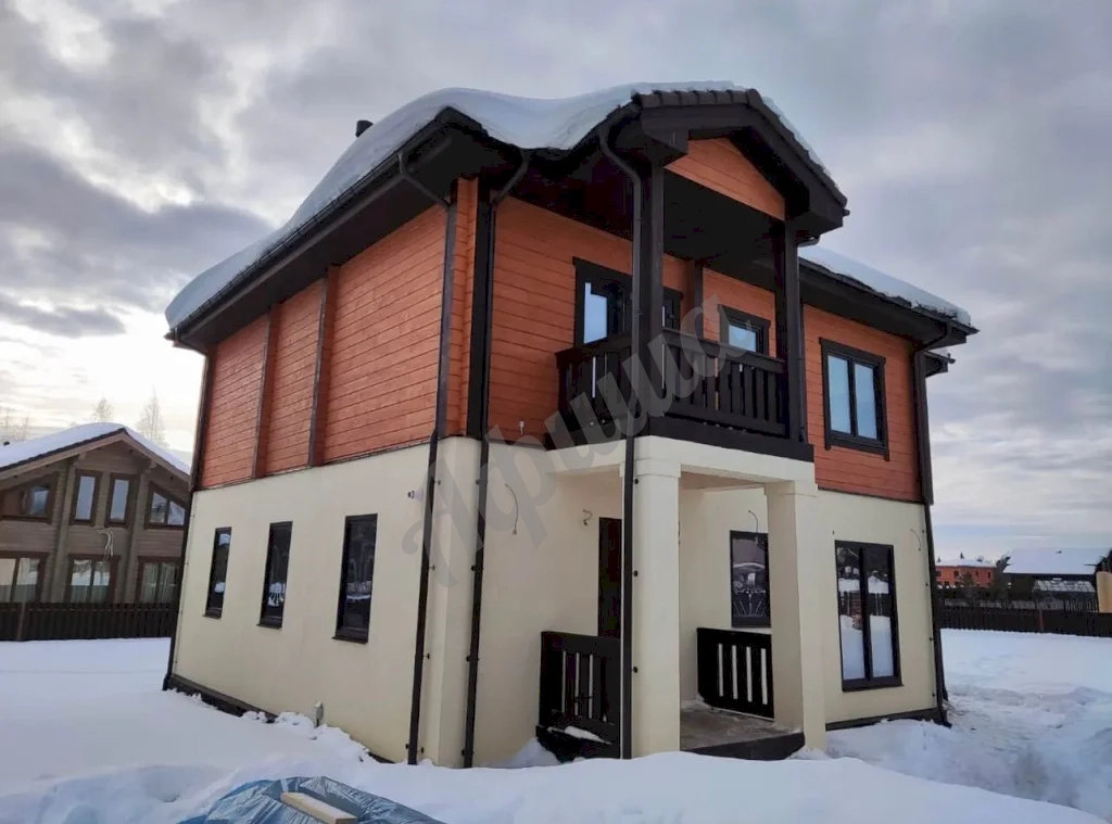 Покраска деревянного дома