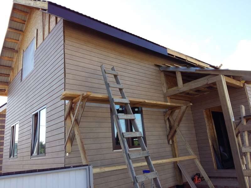 Монтаж фасада из металлического сайдинга