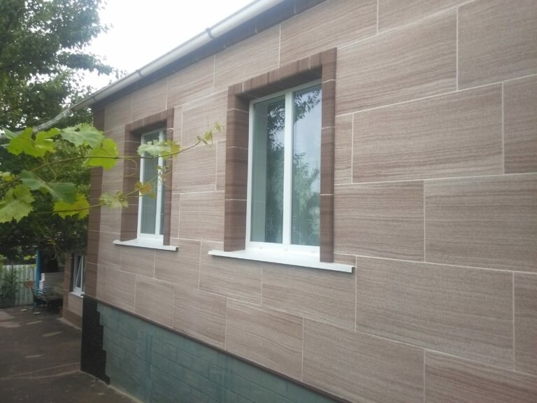 Монтаж фасада из фасадных панелей