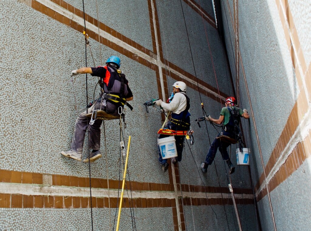 Монтаж фасадов