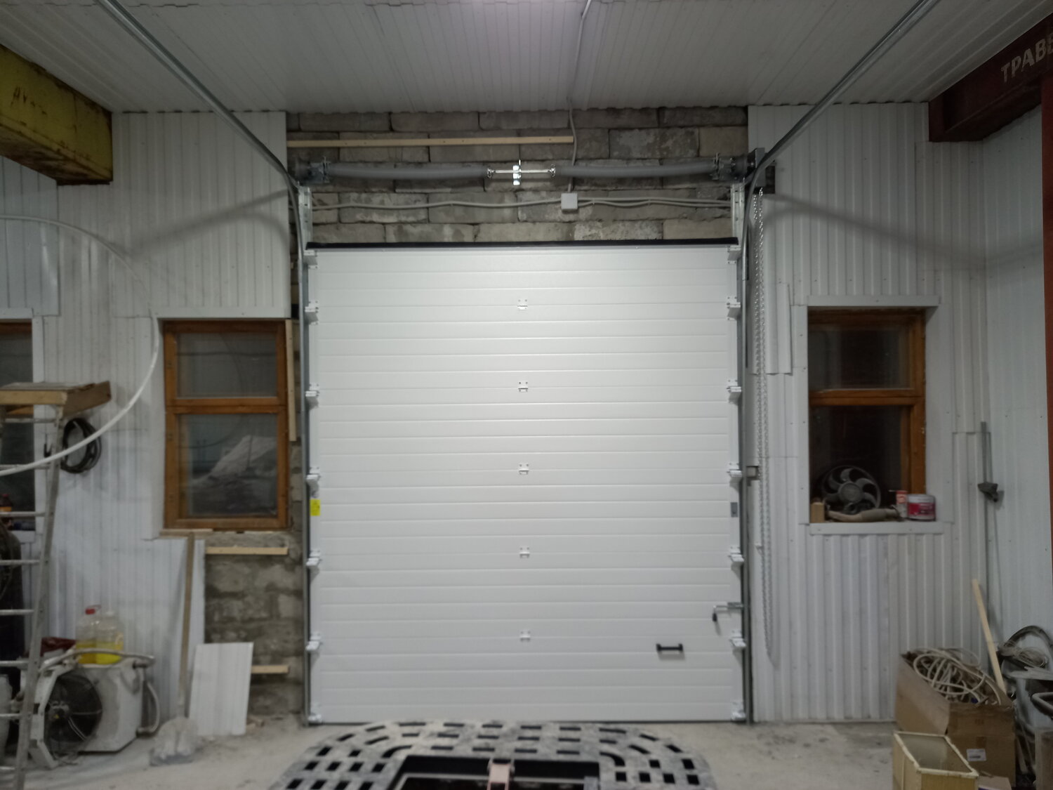 Подьемные ворота установка