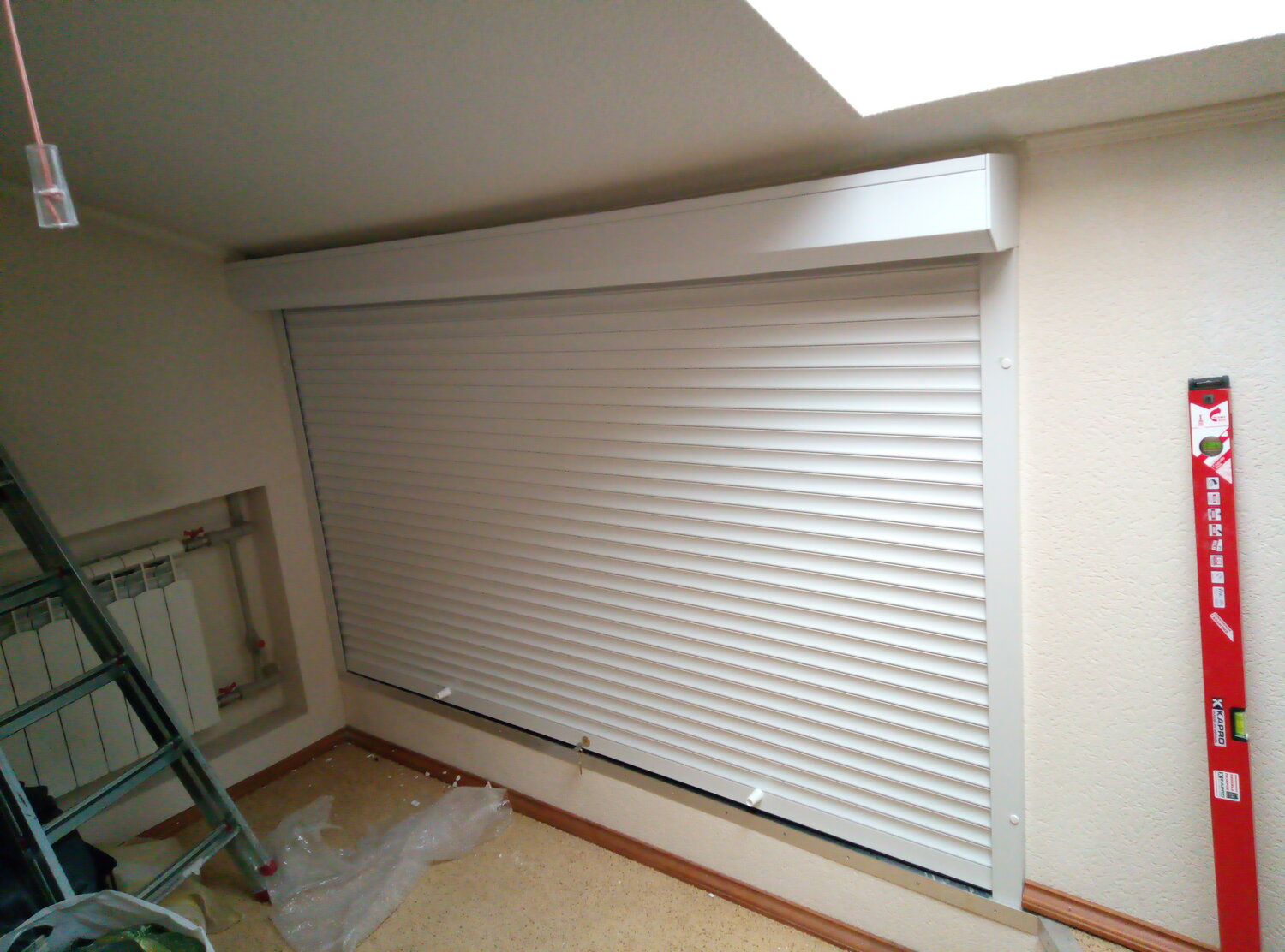 Монтаж механического привода рольставней