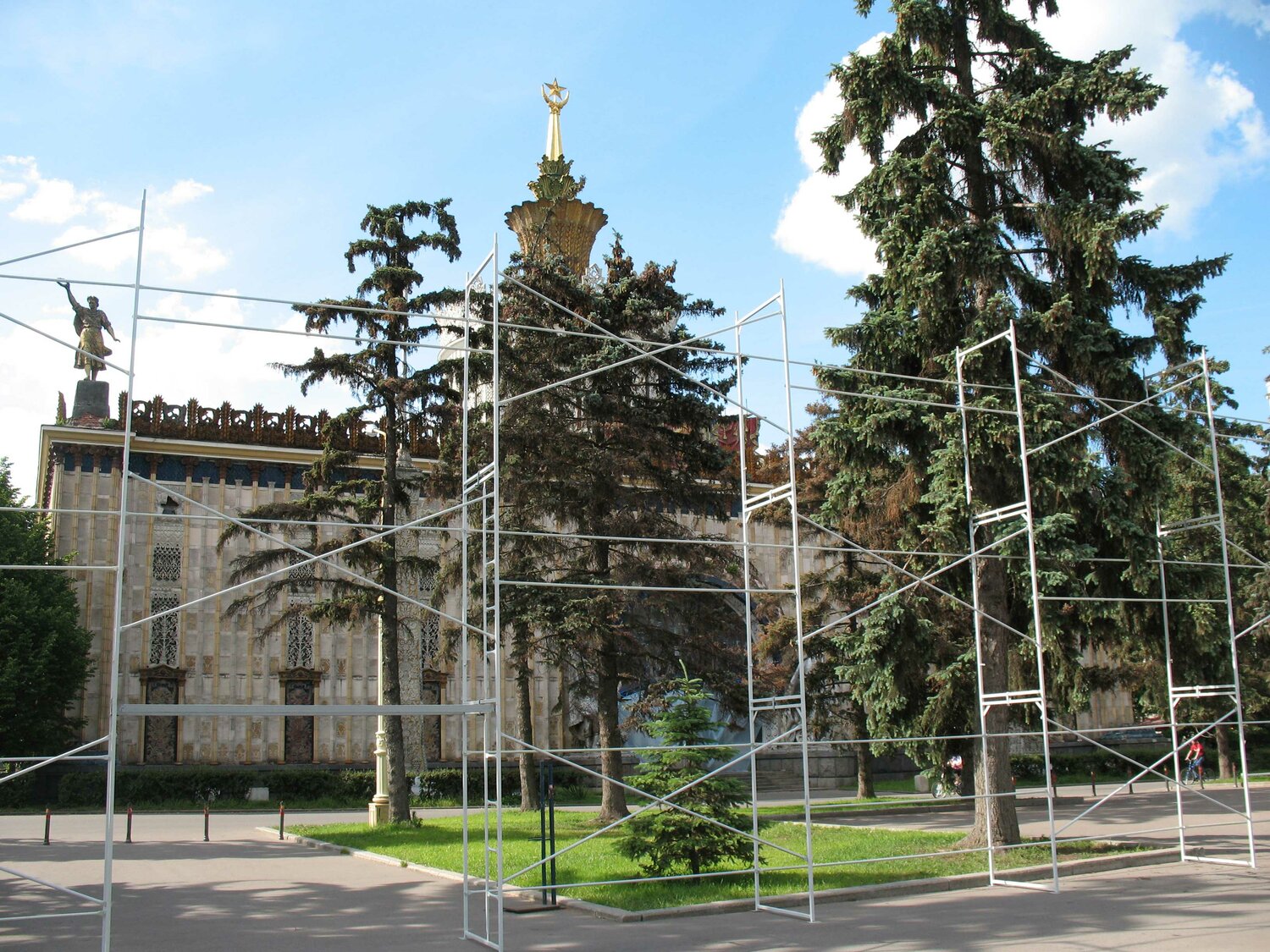 Аренда строительных лесов