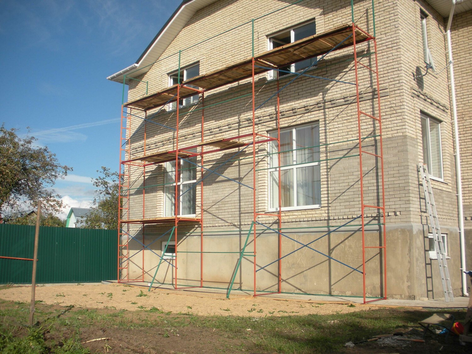 Аренда строительных лесов