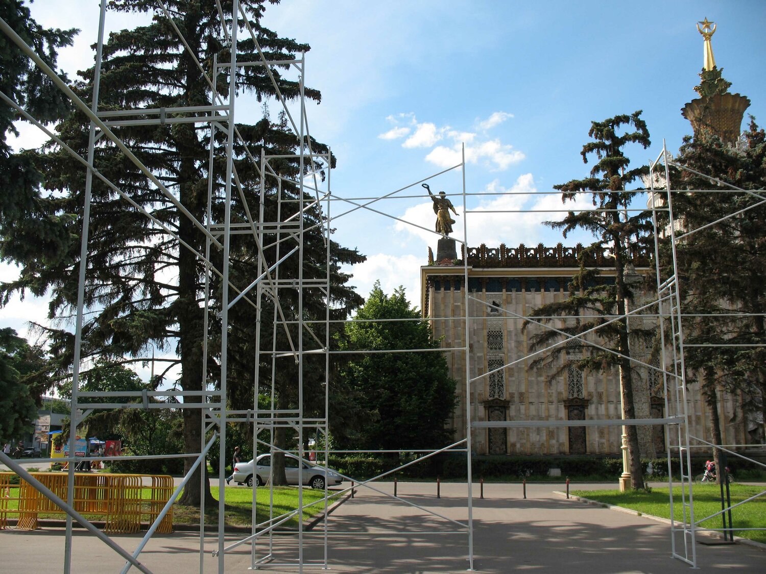 Аренда строительных лесов