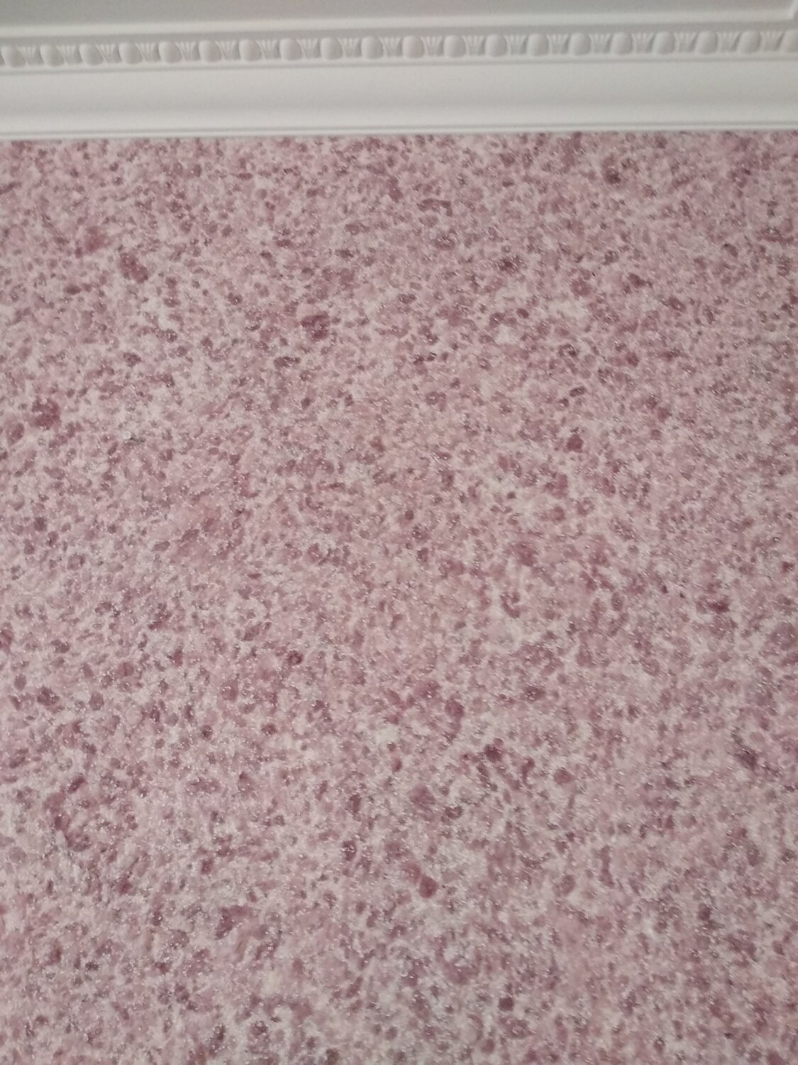 Нанесение жидких обоев.